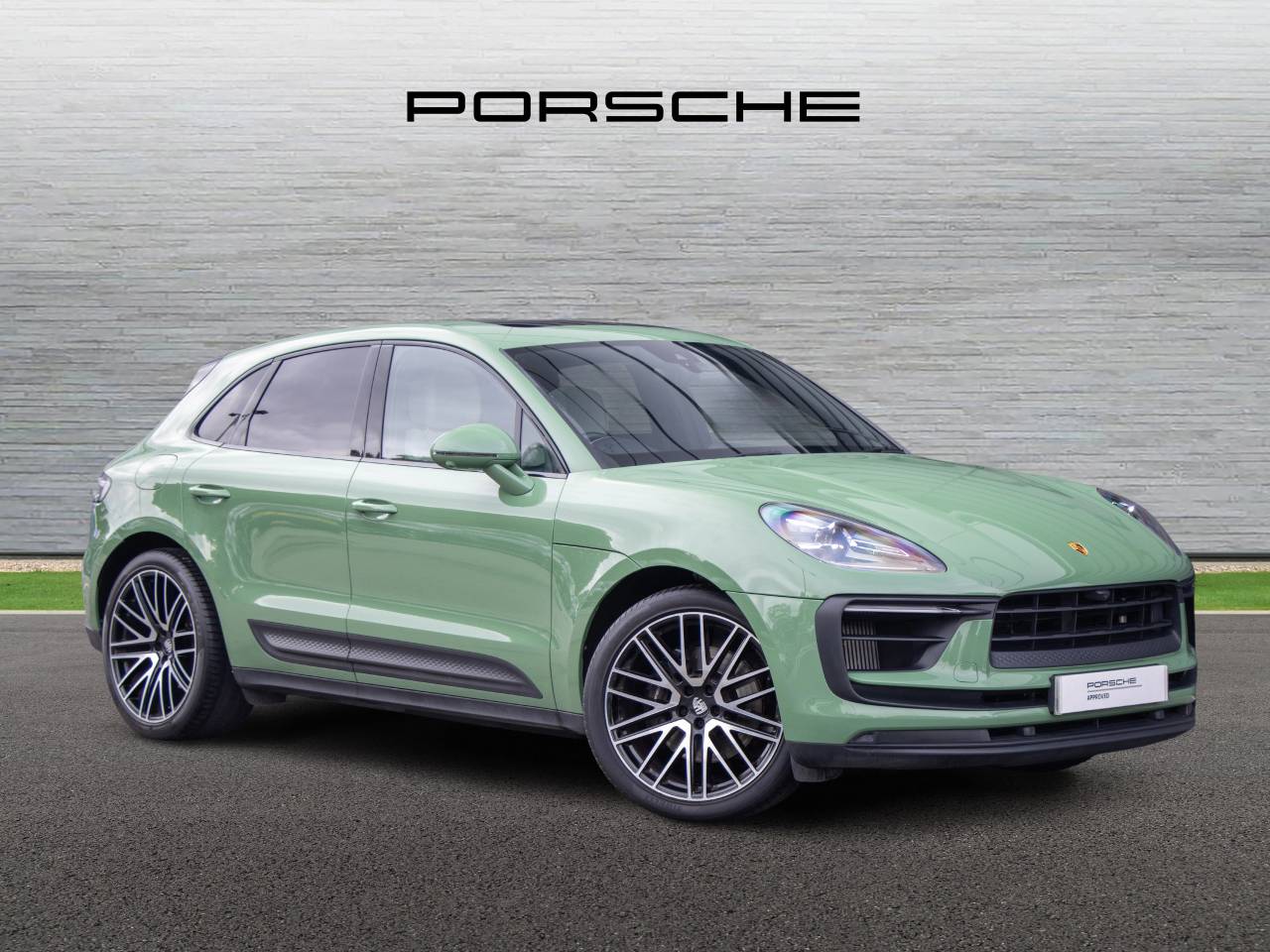 Main listing image - Porsche Macan