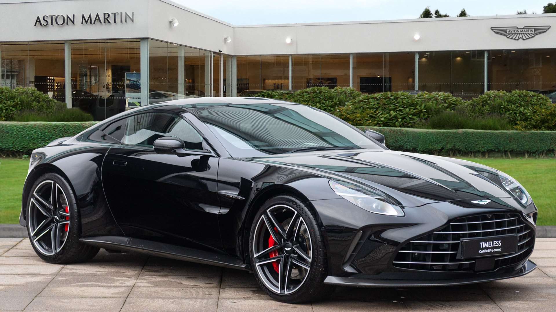 Main listing image - Aston Martin Vantage