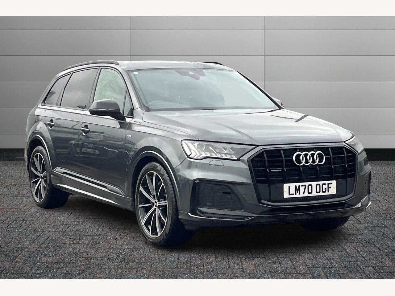 Main listing image - Audi Q7