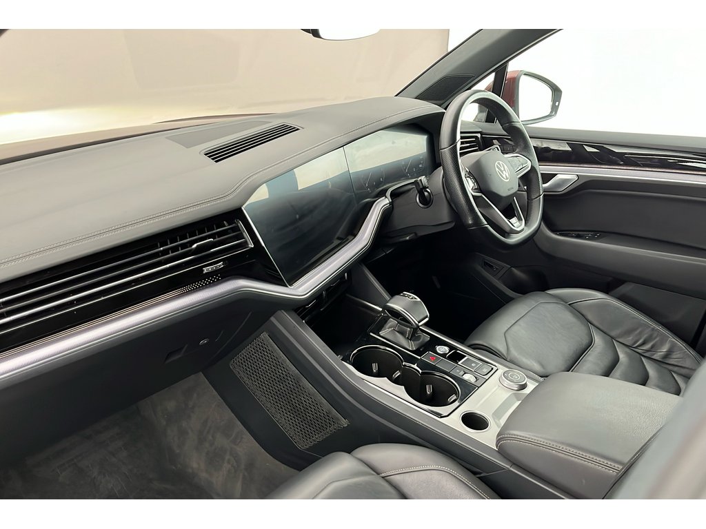 Main listing image - Volkswagen Touareg