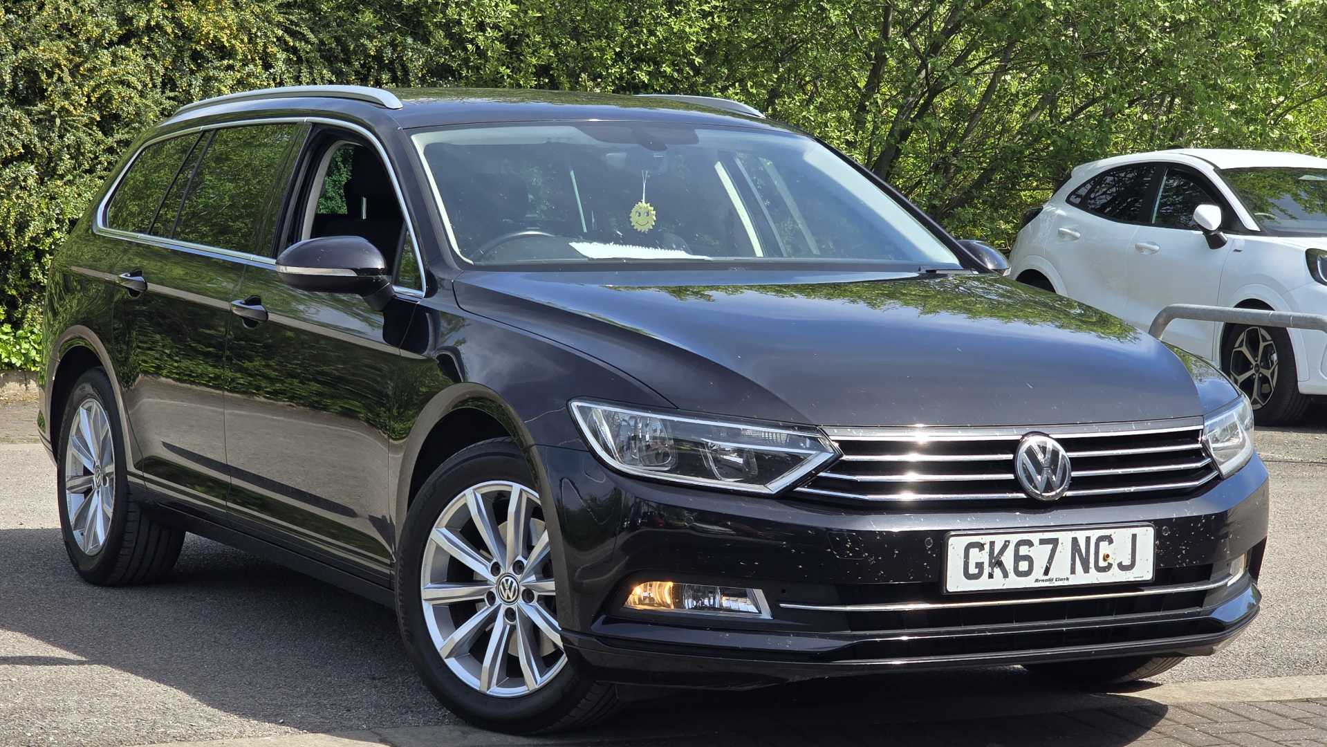 Main listing image - Volkswagen Passat Estate