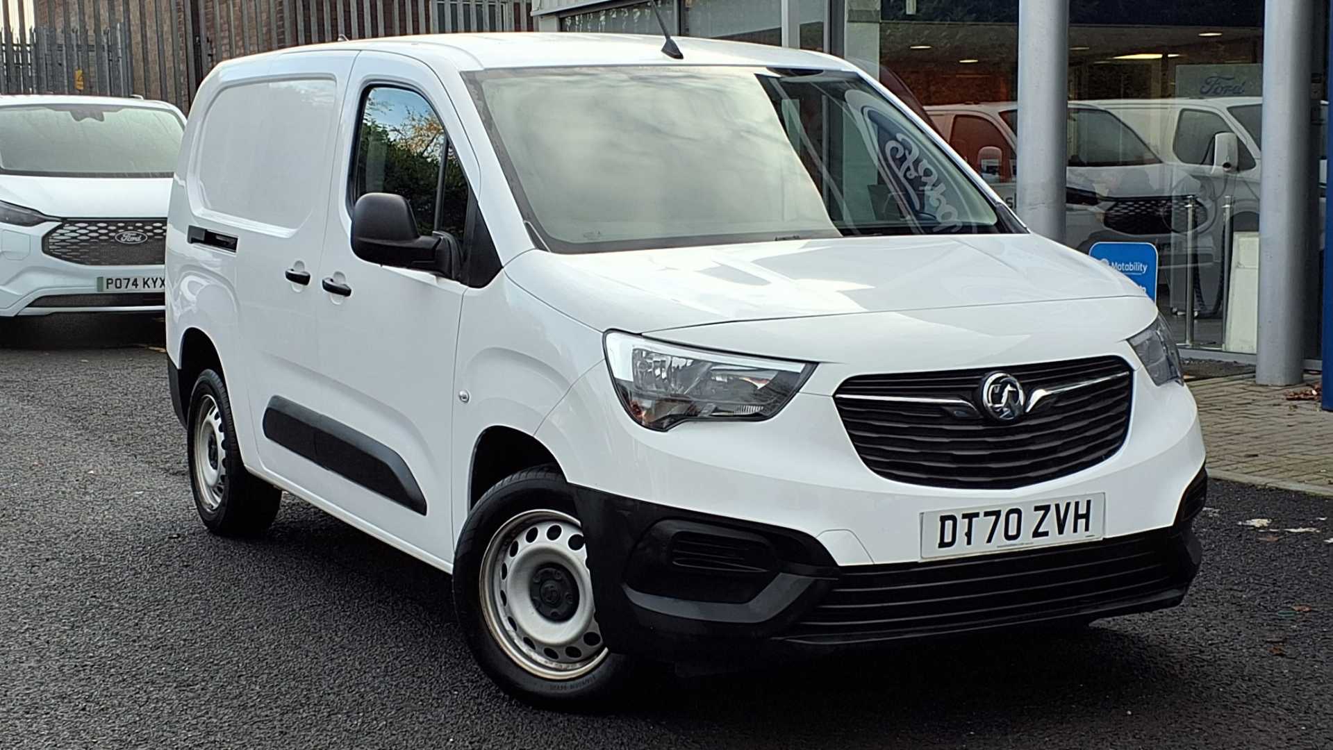 Main listing image - Vauxhall Combo Cargo