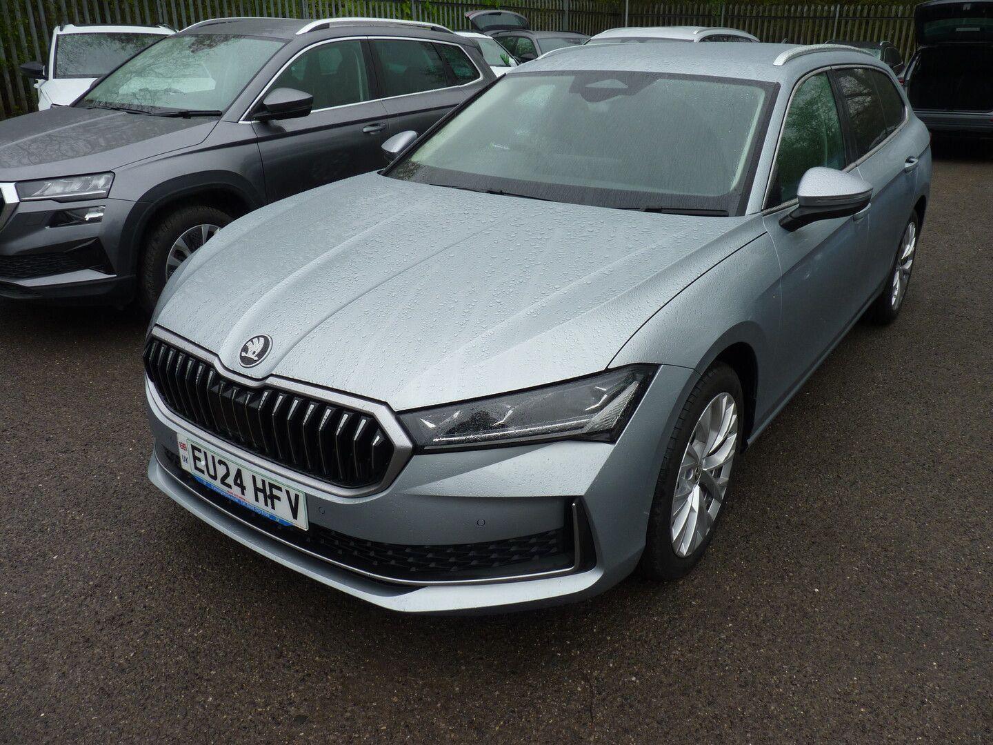 Main listing image - Skoda Superb Estate