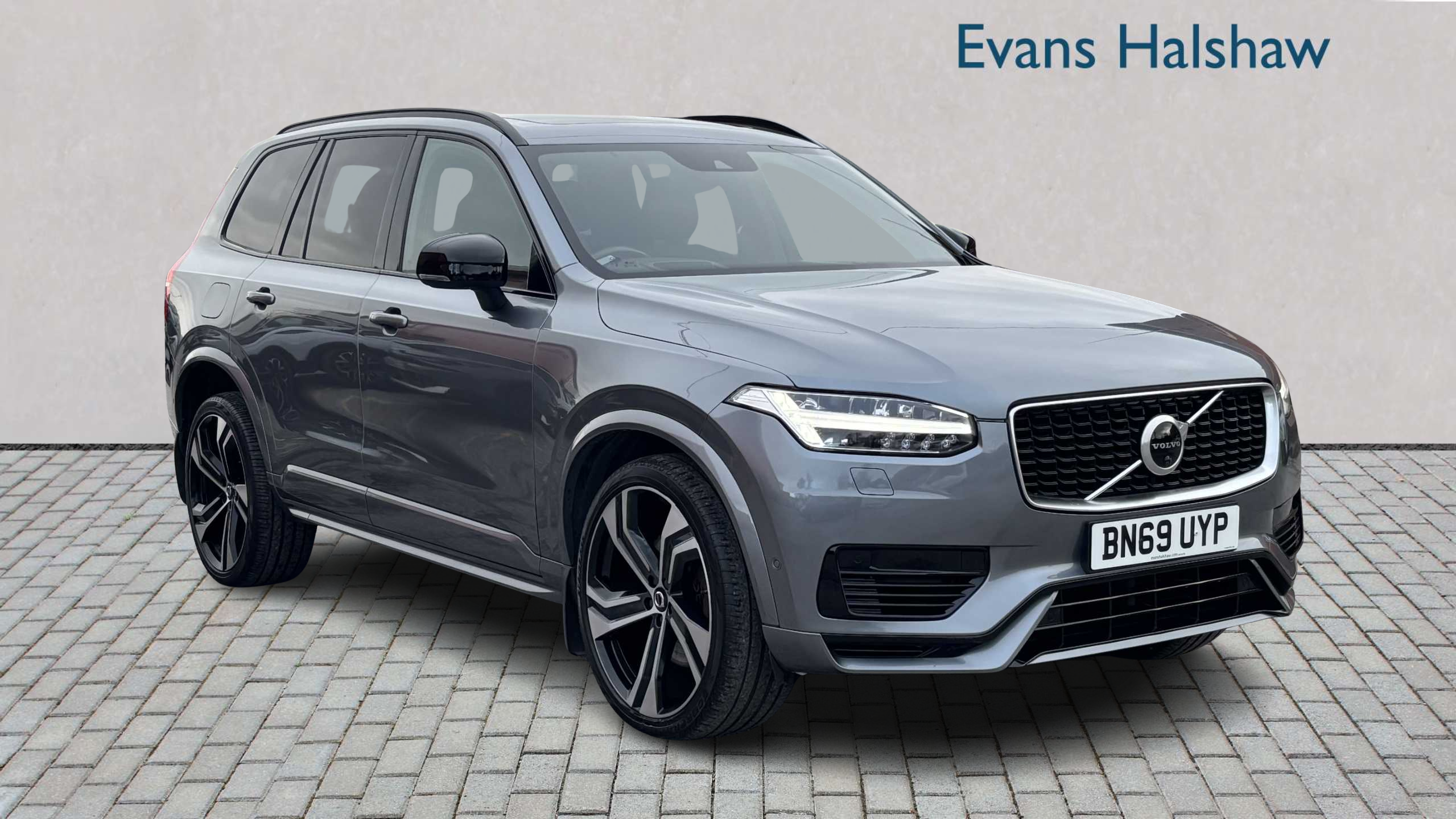 Main listing image - Volvo XC90