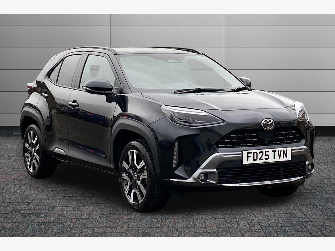 Main listing image - Toyota Yaris Cross