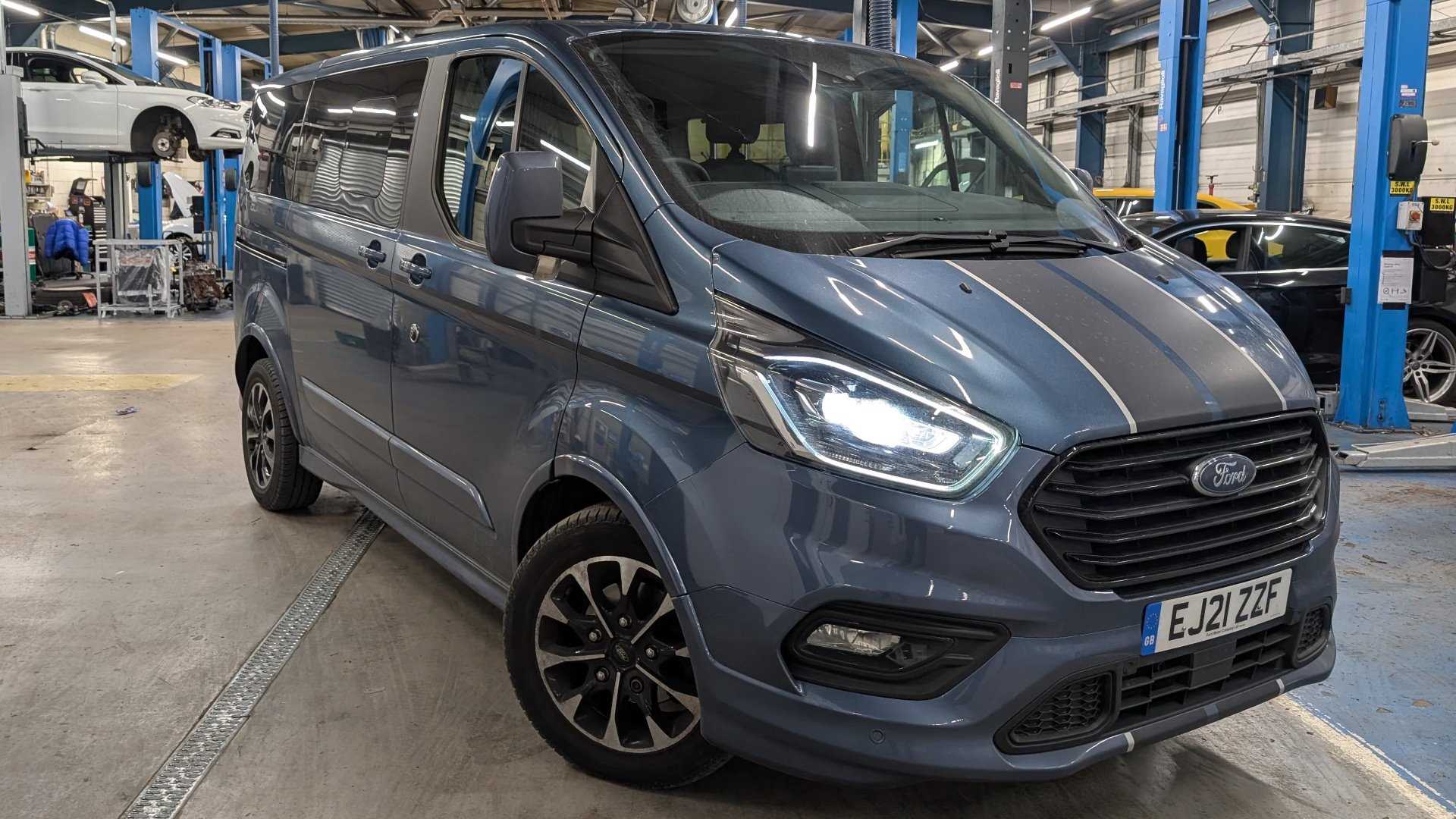 Main listing image - Ford Tourneo Custom