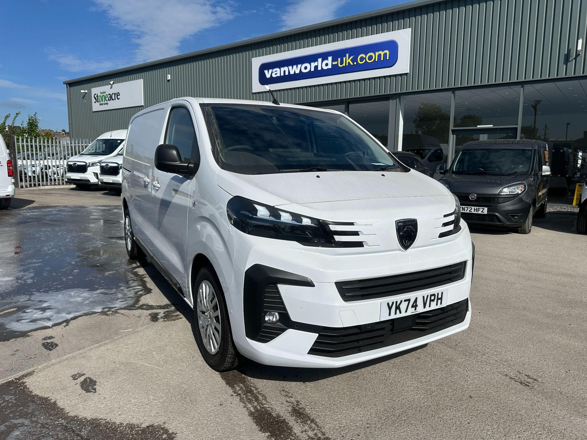 Main listing image - Peugeot Expert