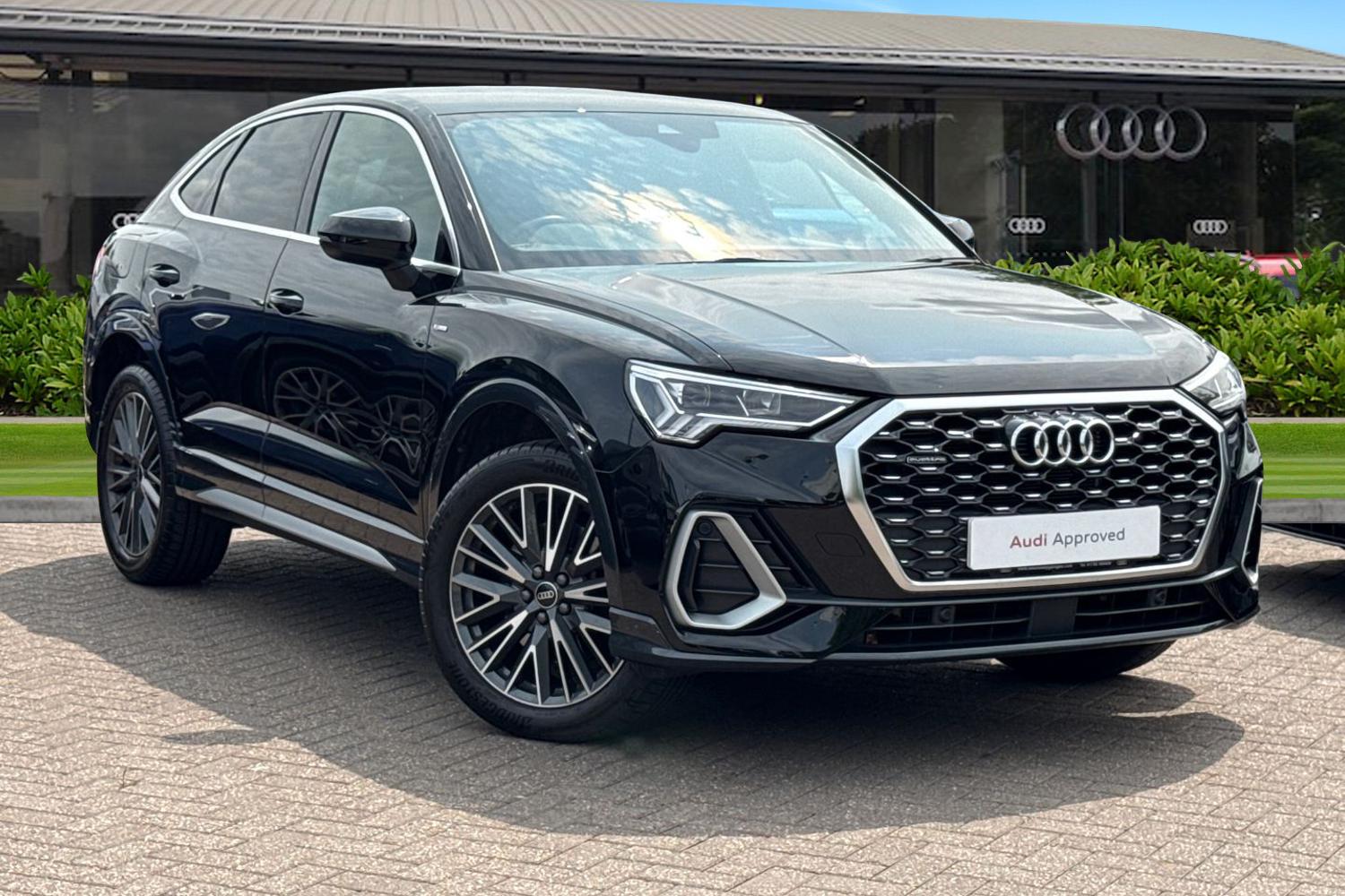 Main listing image - Audi Q3