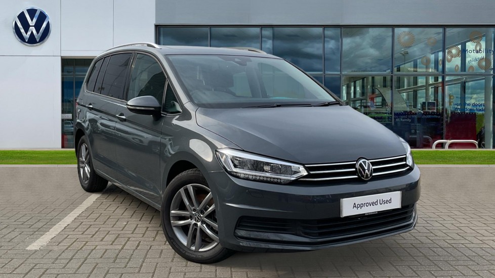 Main listing image - Volkswagen Touran