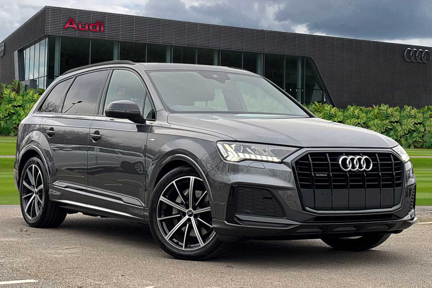 Main listing image - Audi Q7