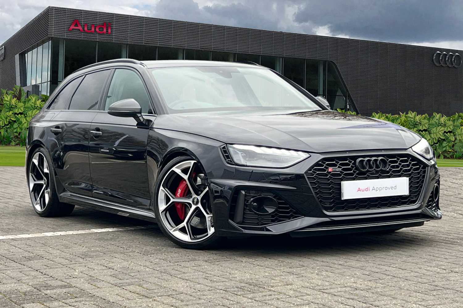 Main listing image - Audi RS4