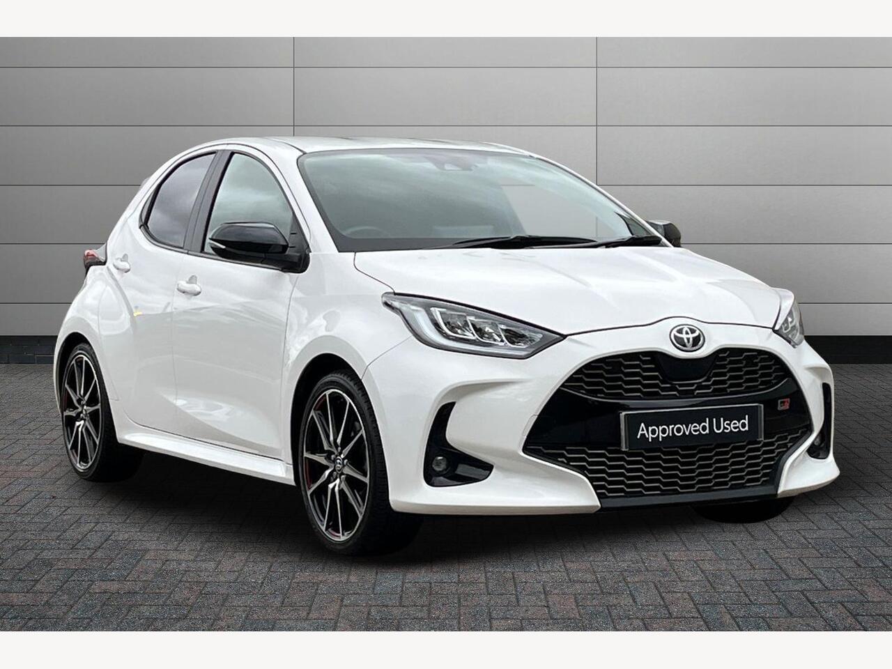 Main listing image - Toyota Yaris