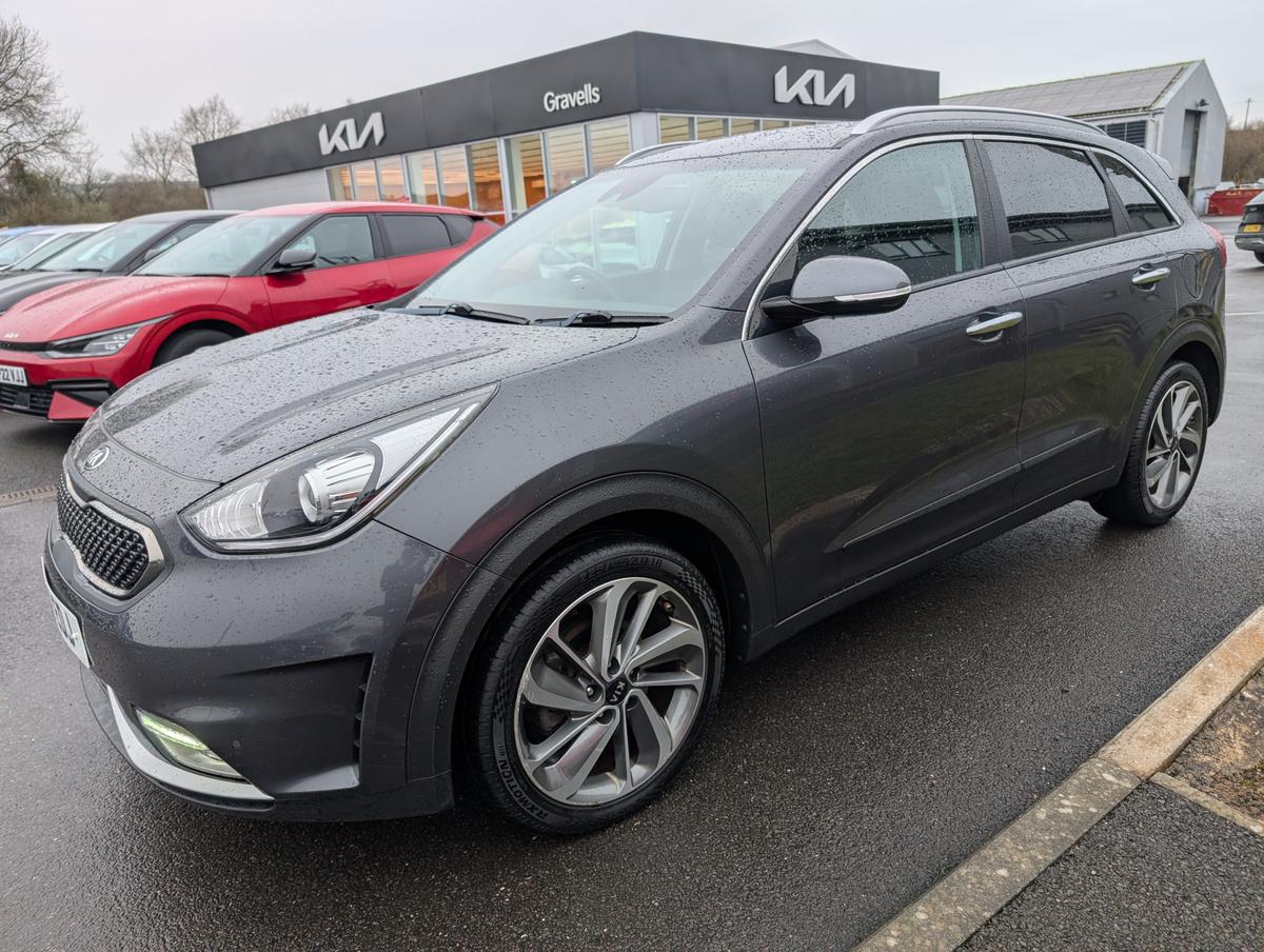 Main listing image - Kia Niro