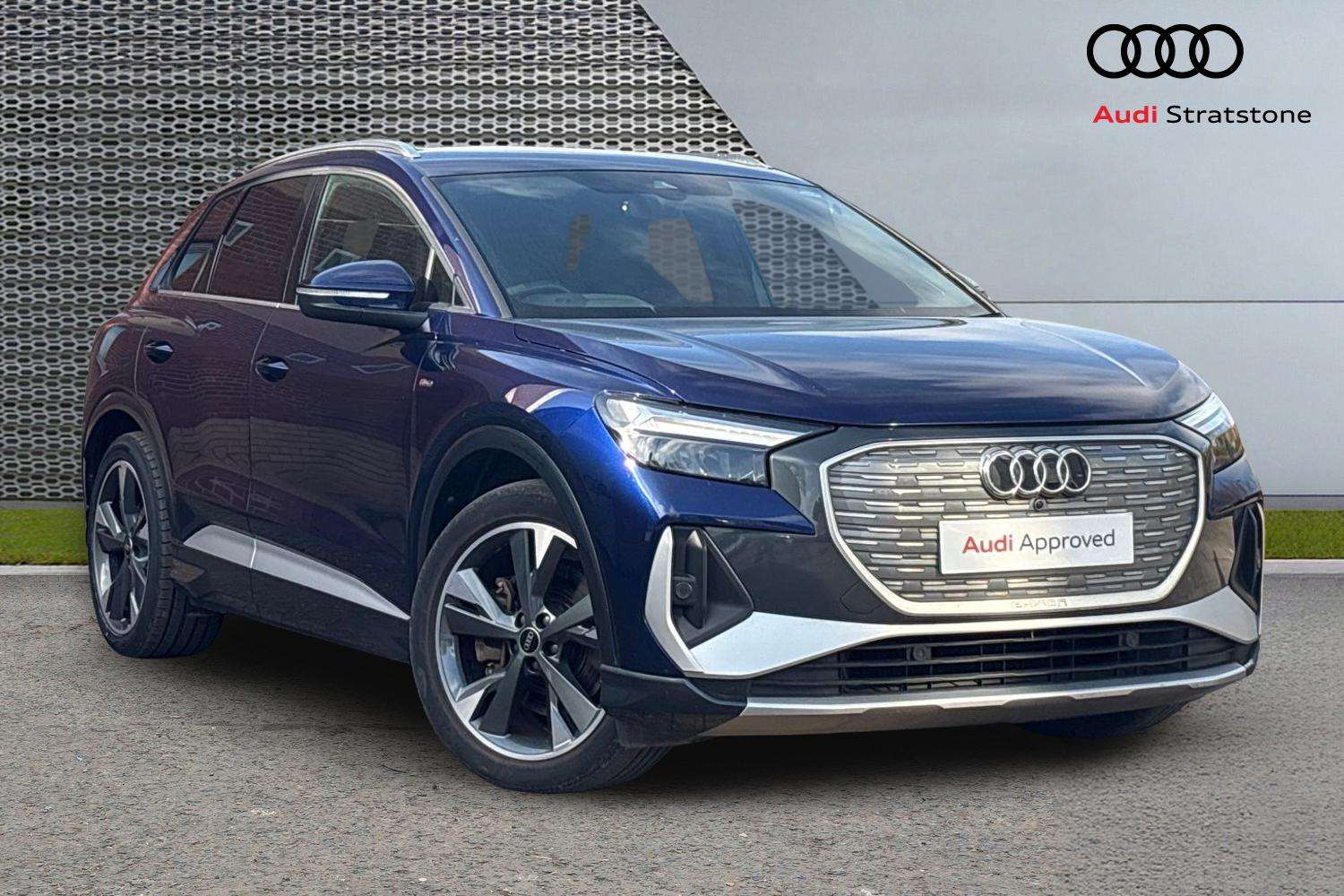 Main listing image - Audi Q4