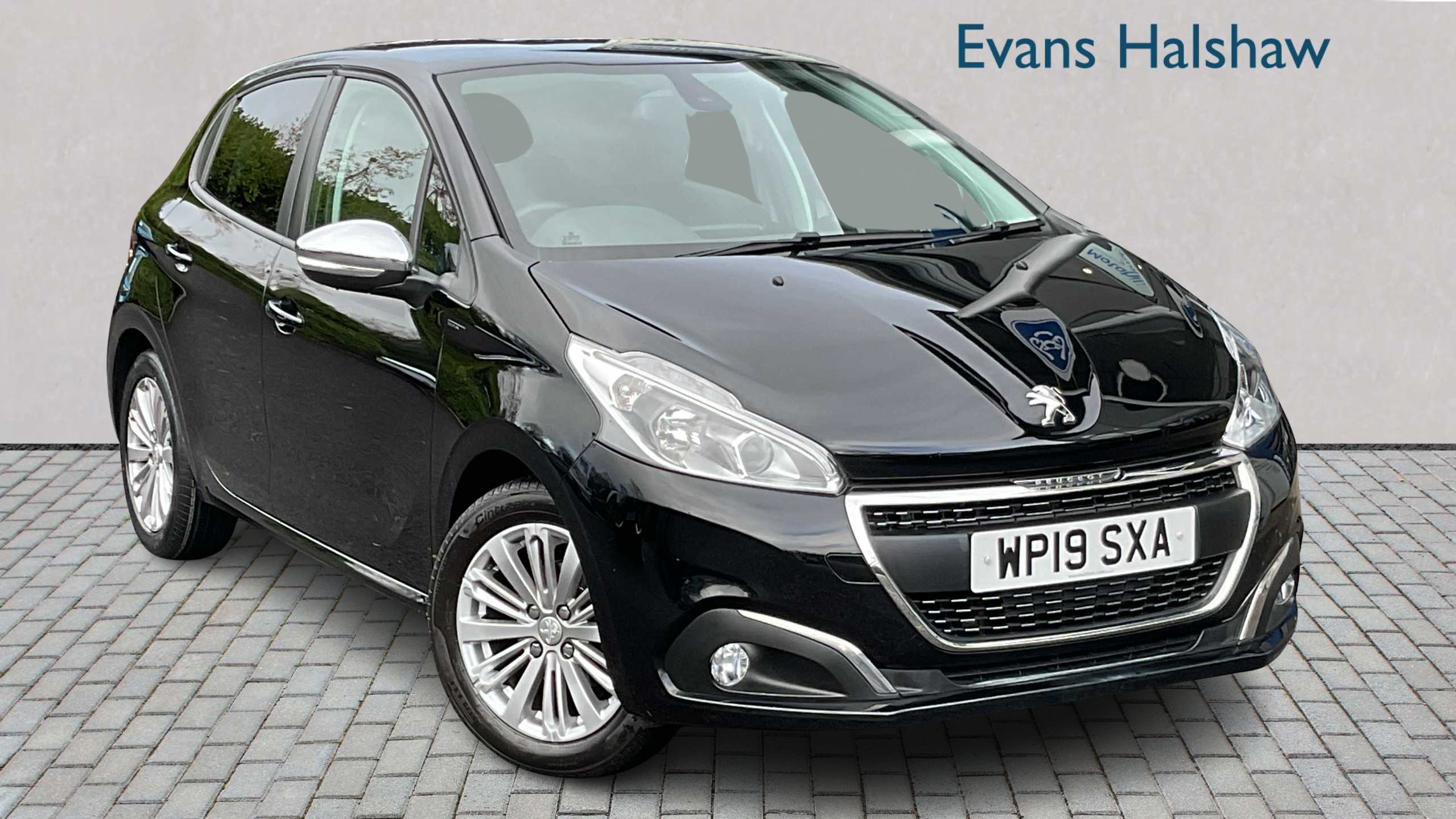 Main listing image - Peugeot 208