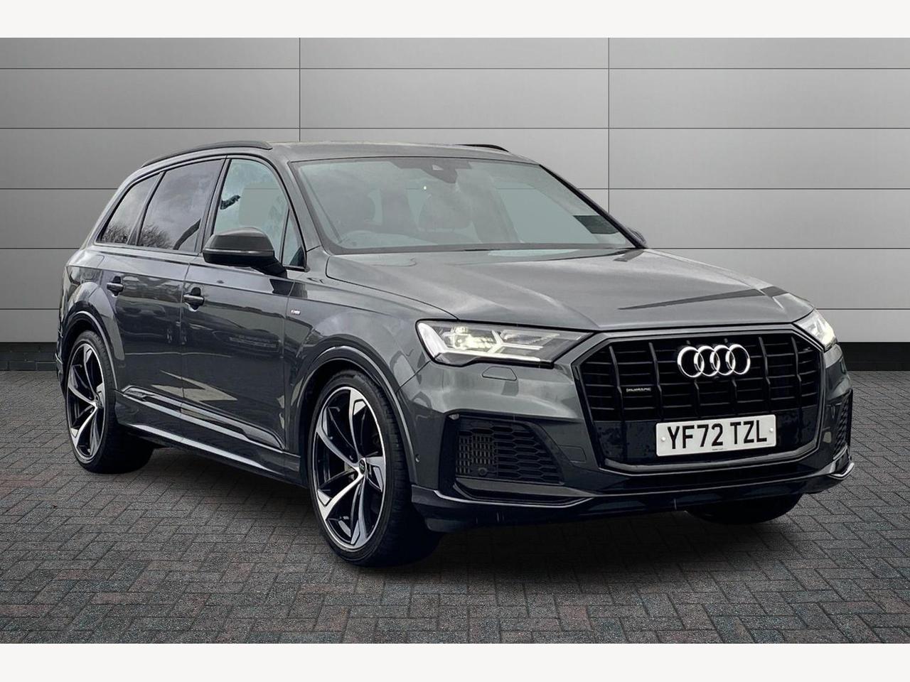 Main listing image - Audi Q7