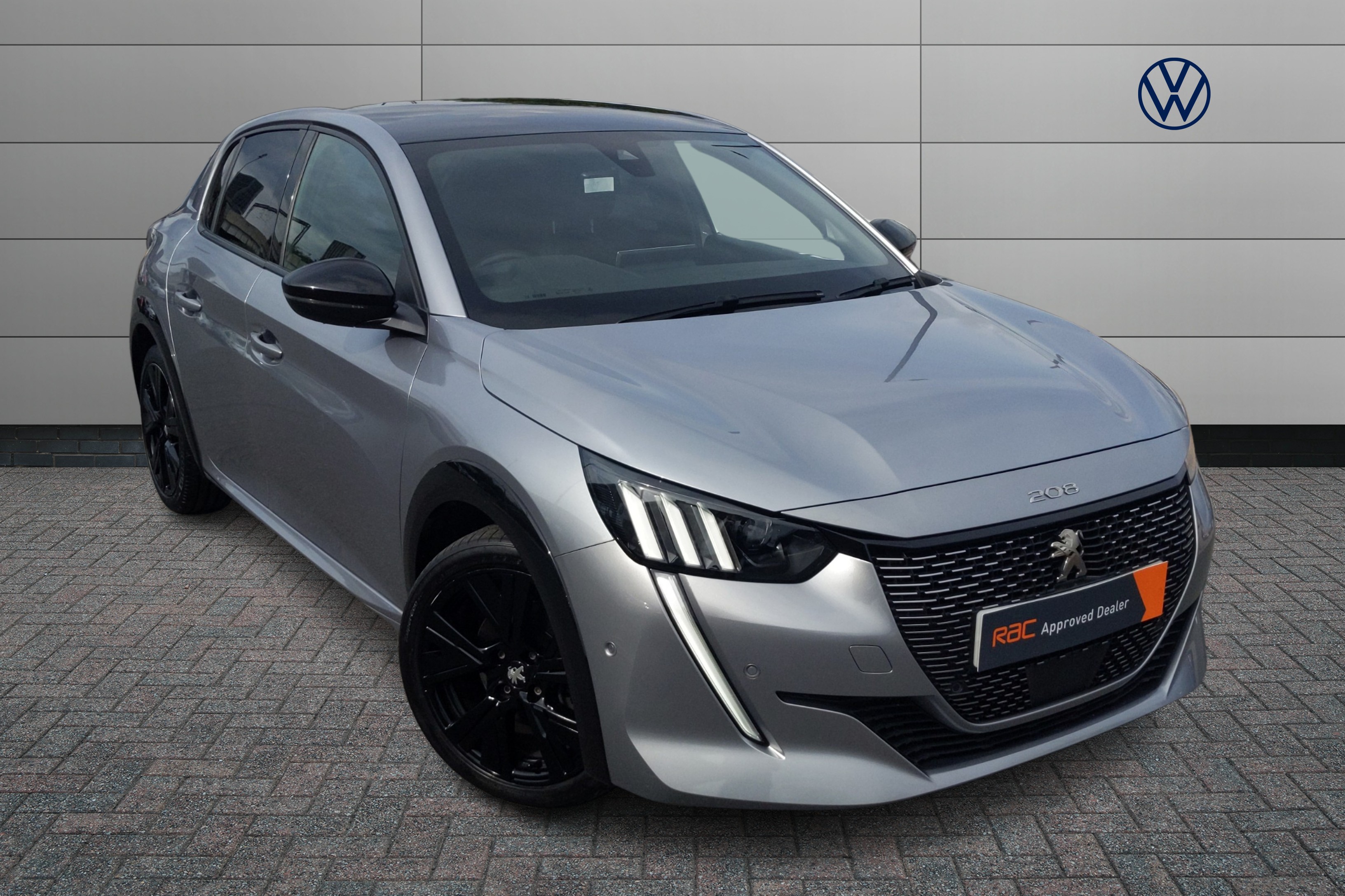Main listing image - Peugeot 208