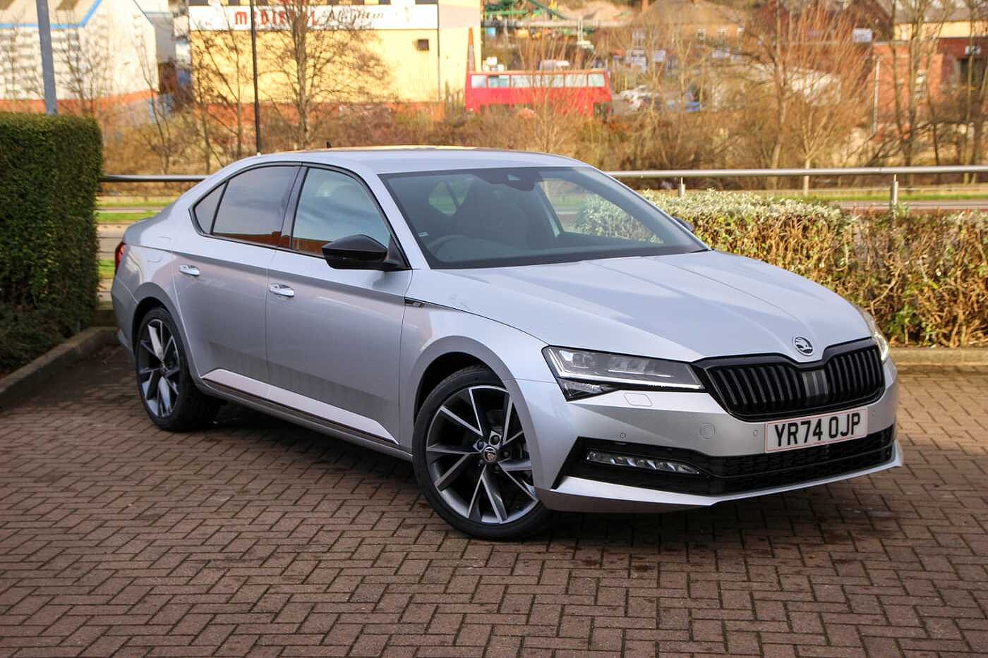 Main listing image - Skoda Superb