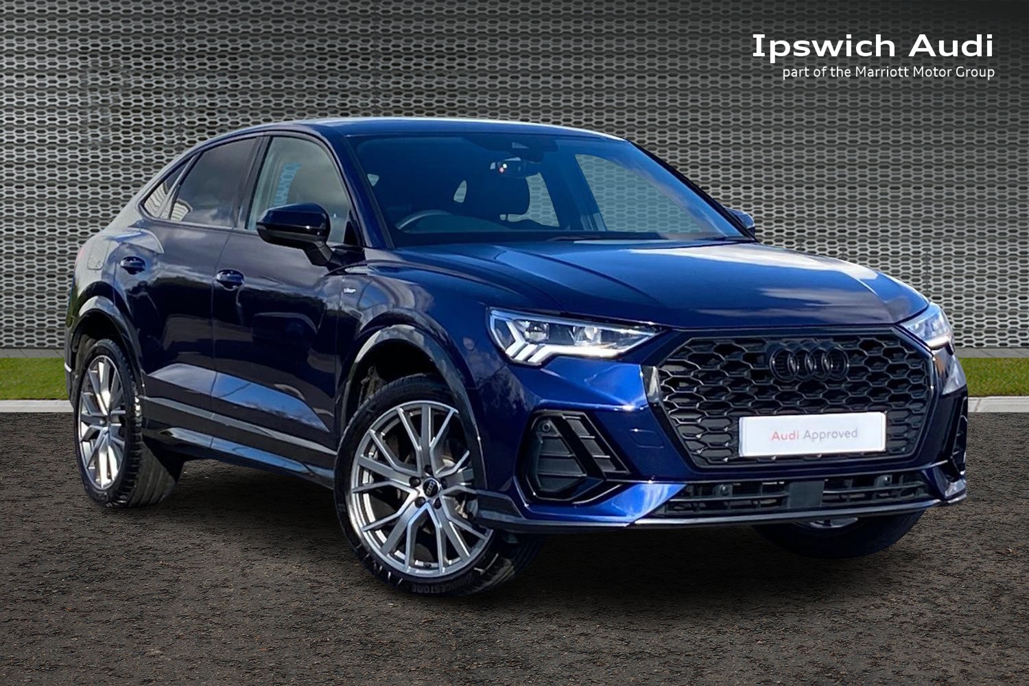 Main listing image - Audi Q3