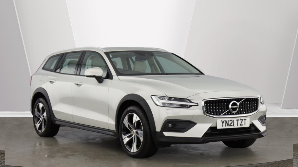 Main listing image - Volvo V60 Cross Country