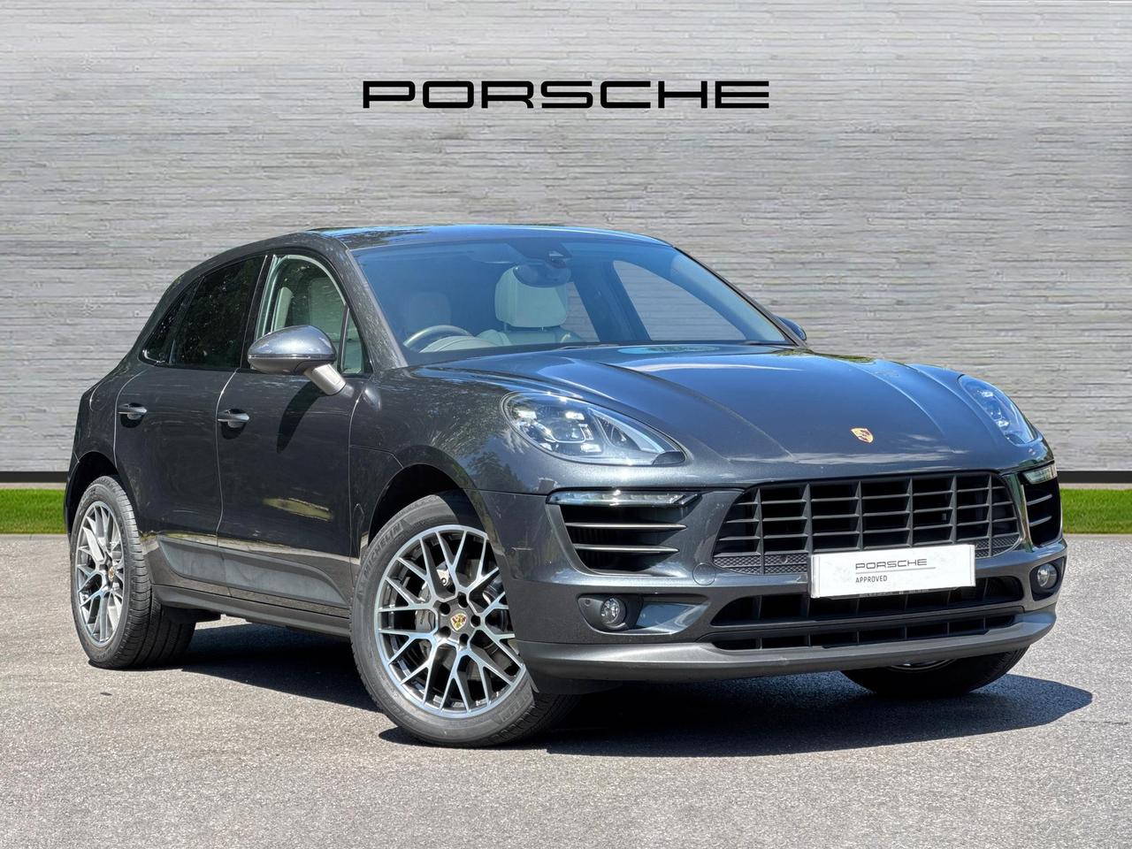 Main listing image - Porsche Macan