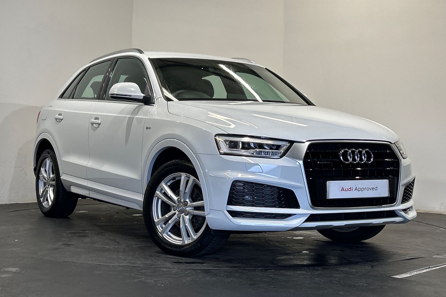 Main listing image - Audi Q3