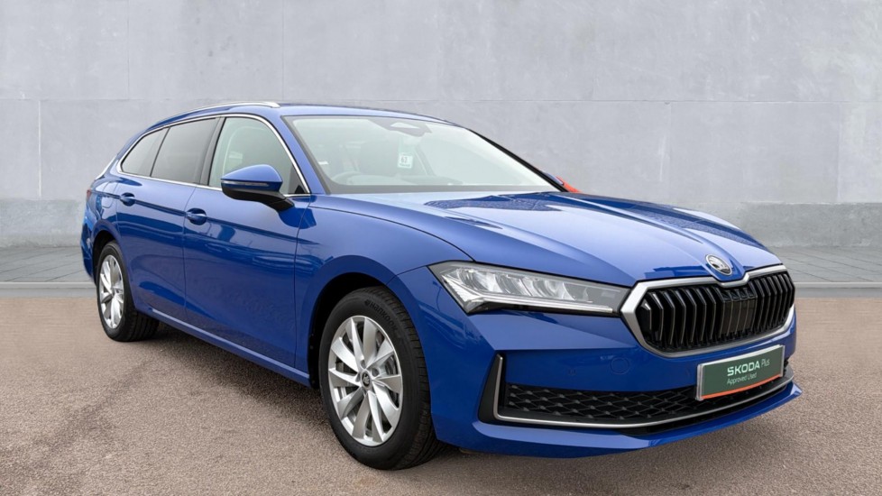 Main listing image - Skoda Superb Estate