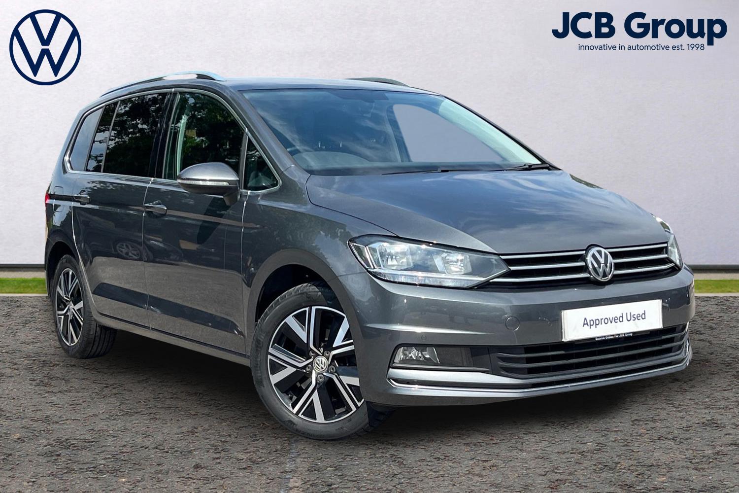 Main listing image - Volkswagen Touran