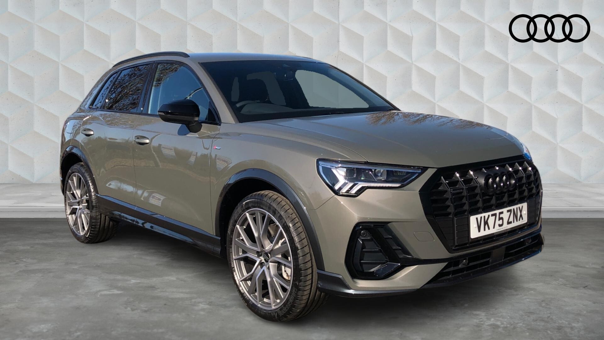 Main listing image - Audi Q3