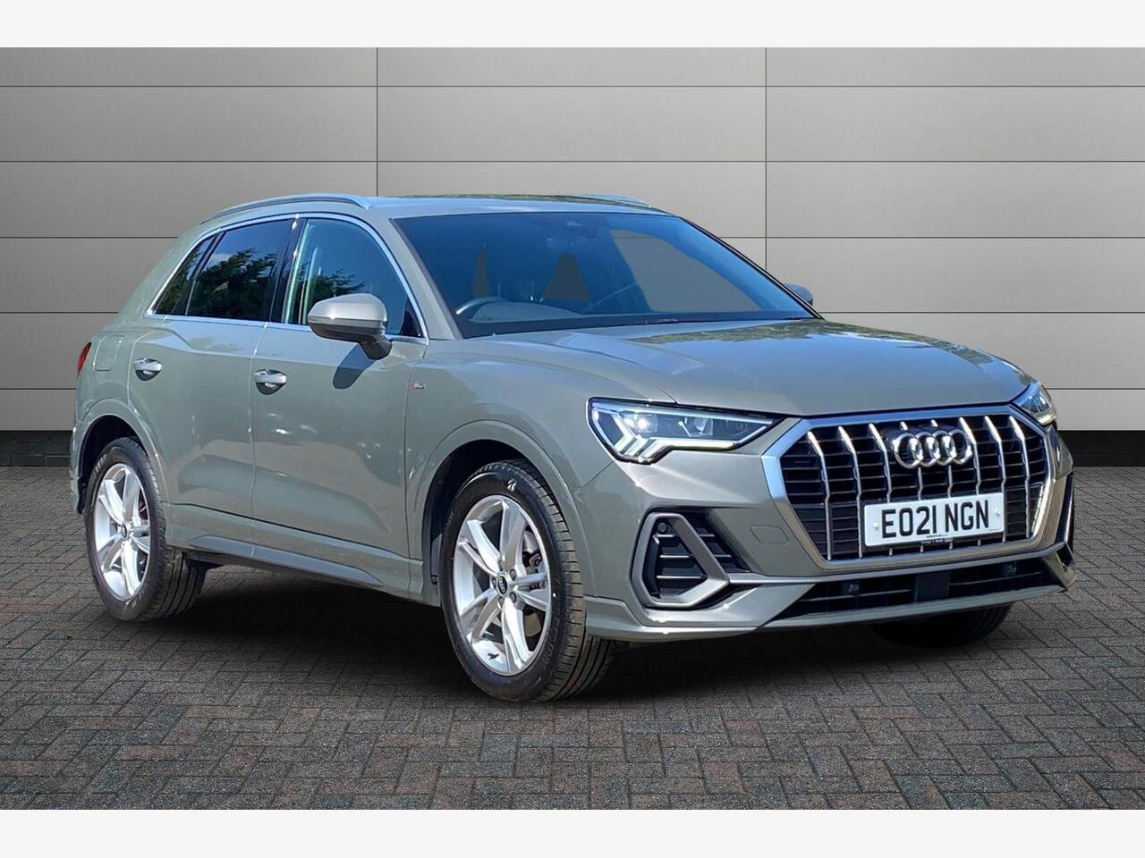 Main listing image - Audi Q3
