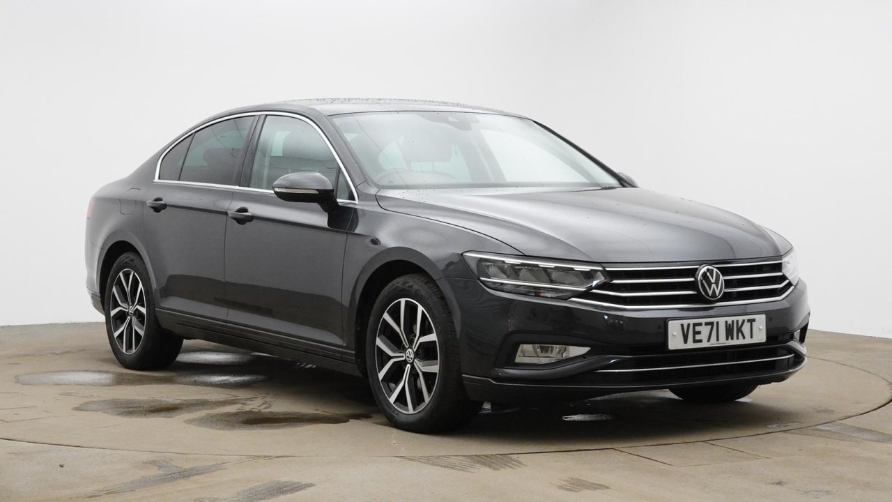 Main listing image - Volkswagen Passat