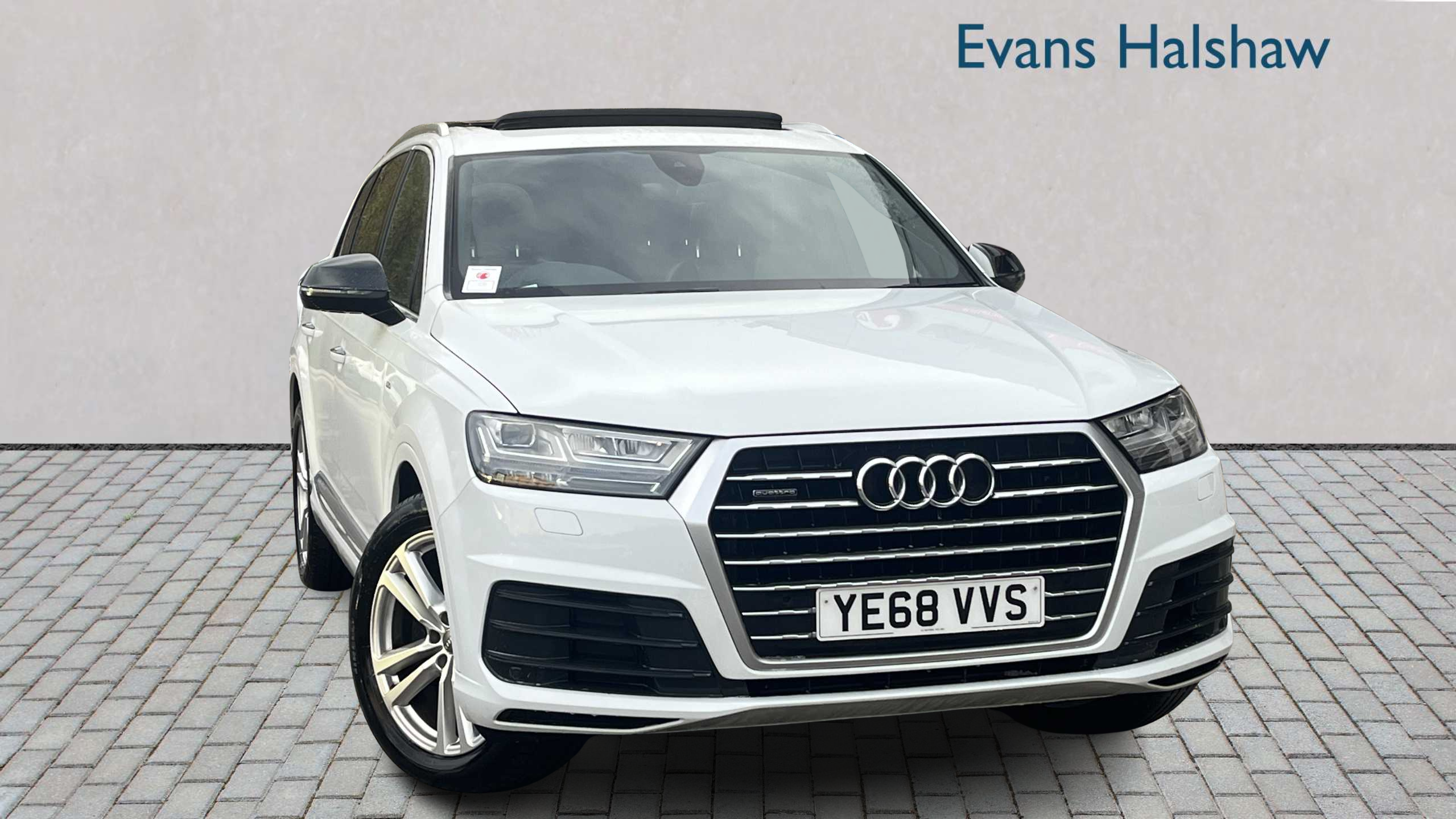Main listing image - Audi Q7