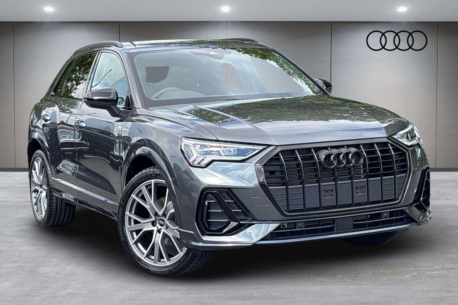 Main listing image - Audi Q3