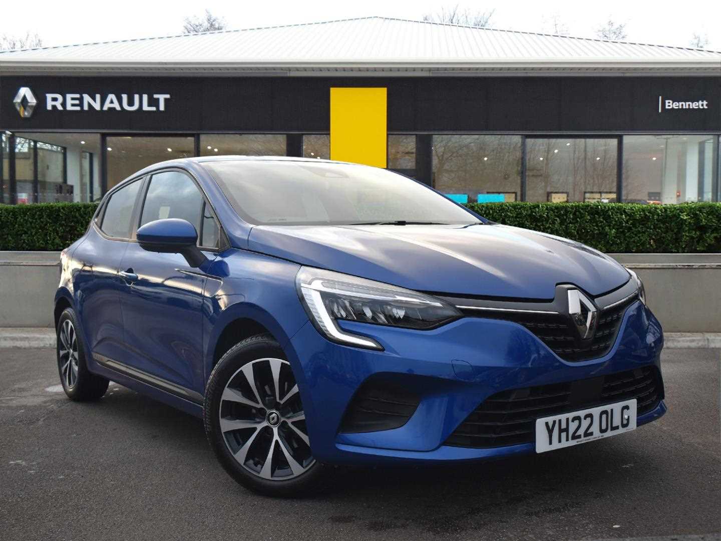 Main listing image - Renault Clio