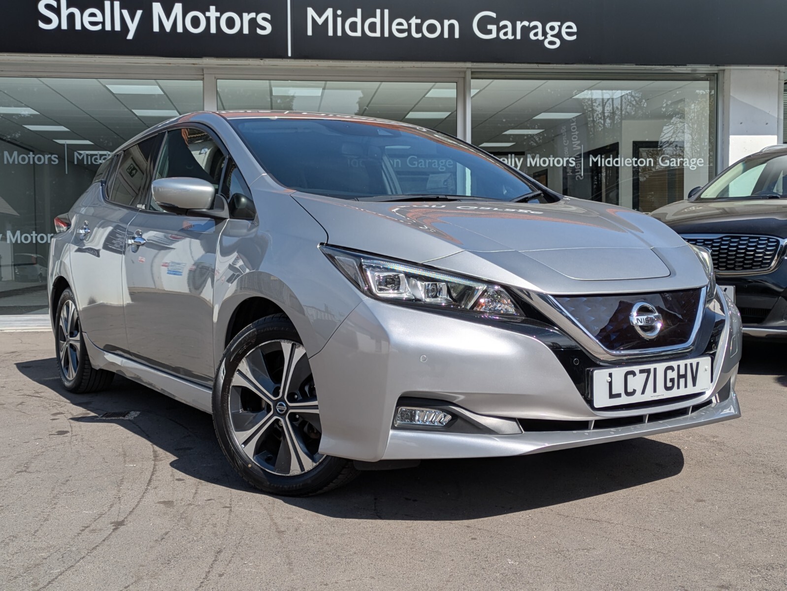 Main listing image - Nissan Leaf