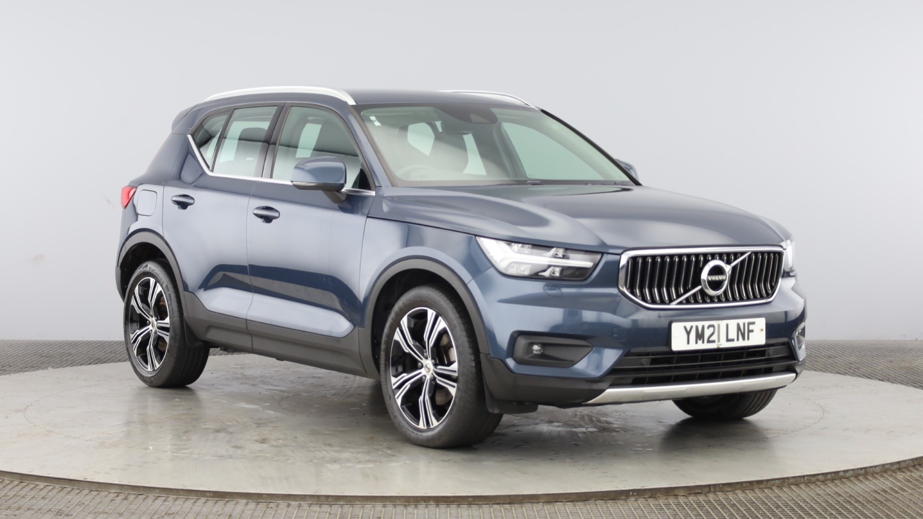 Main listing image - Volvo XC40