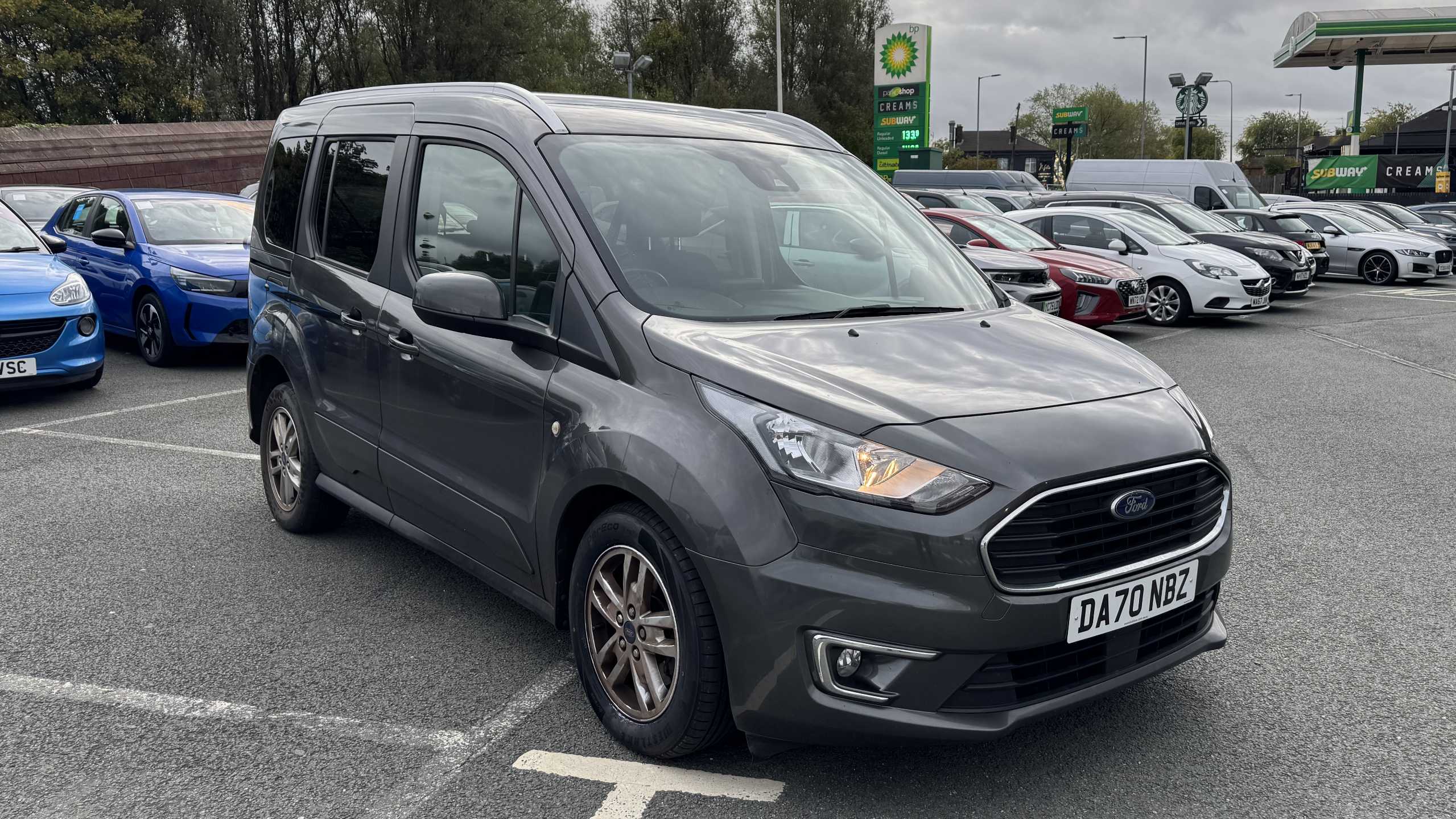 Main listing image - Ford Tourneo Connect
