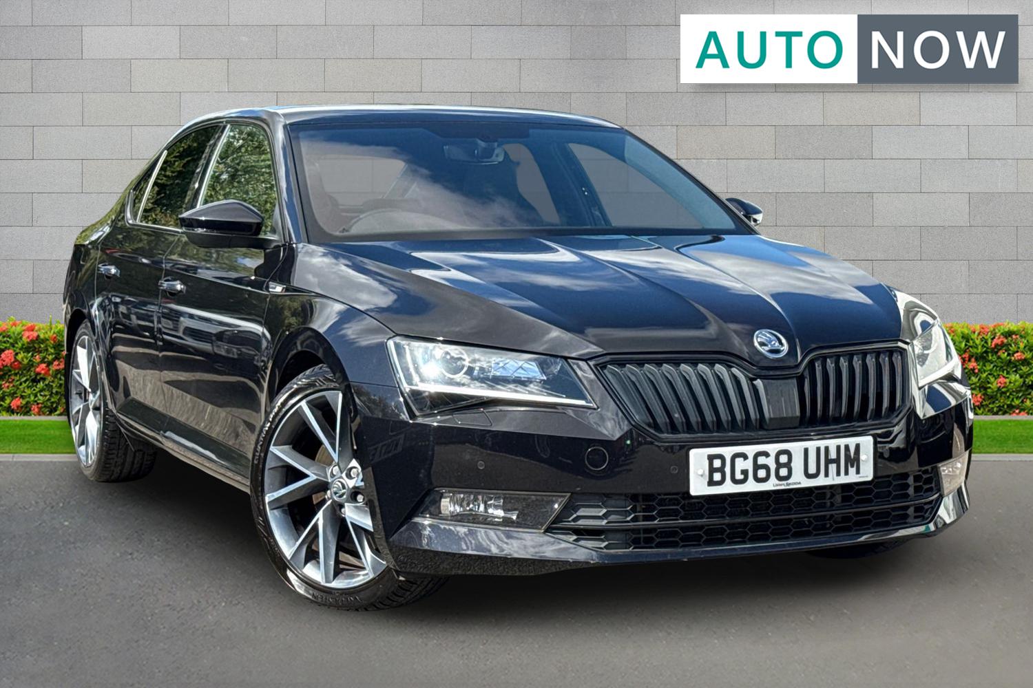 Main listing image - Skoda Superb