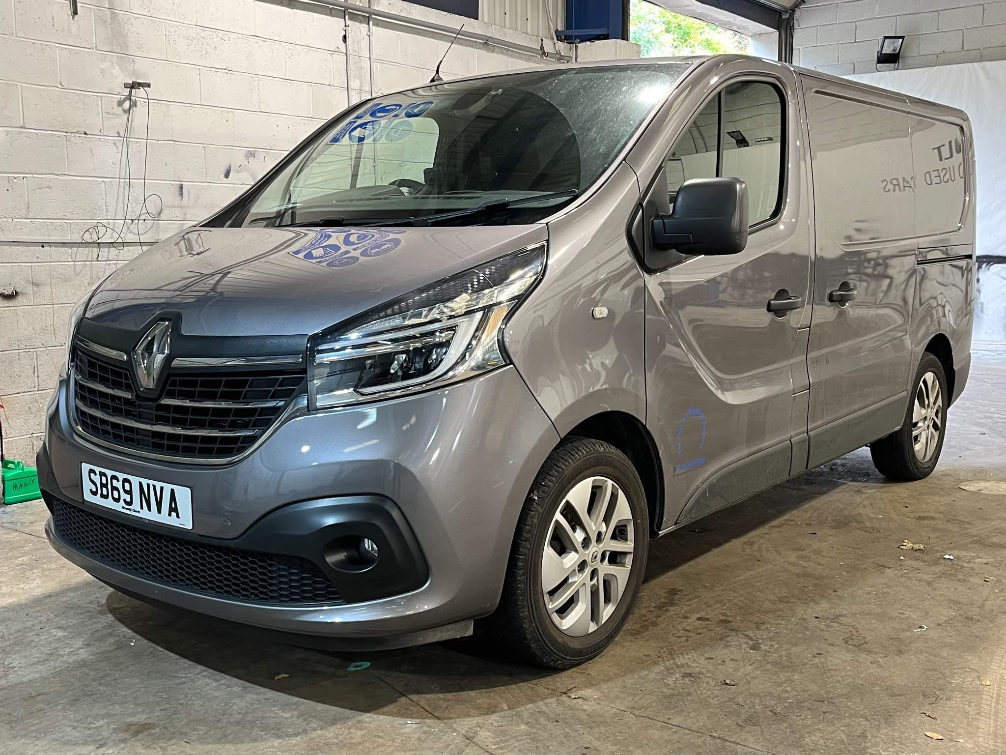 Main listing image - Renault Trafic