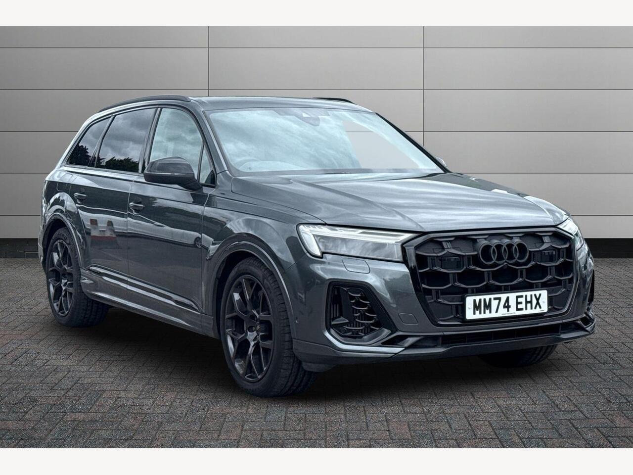 Main listing image - Audi Q7