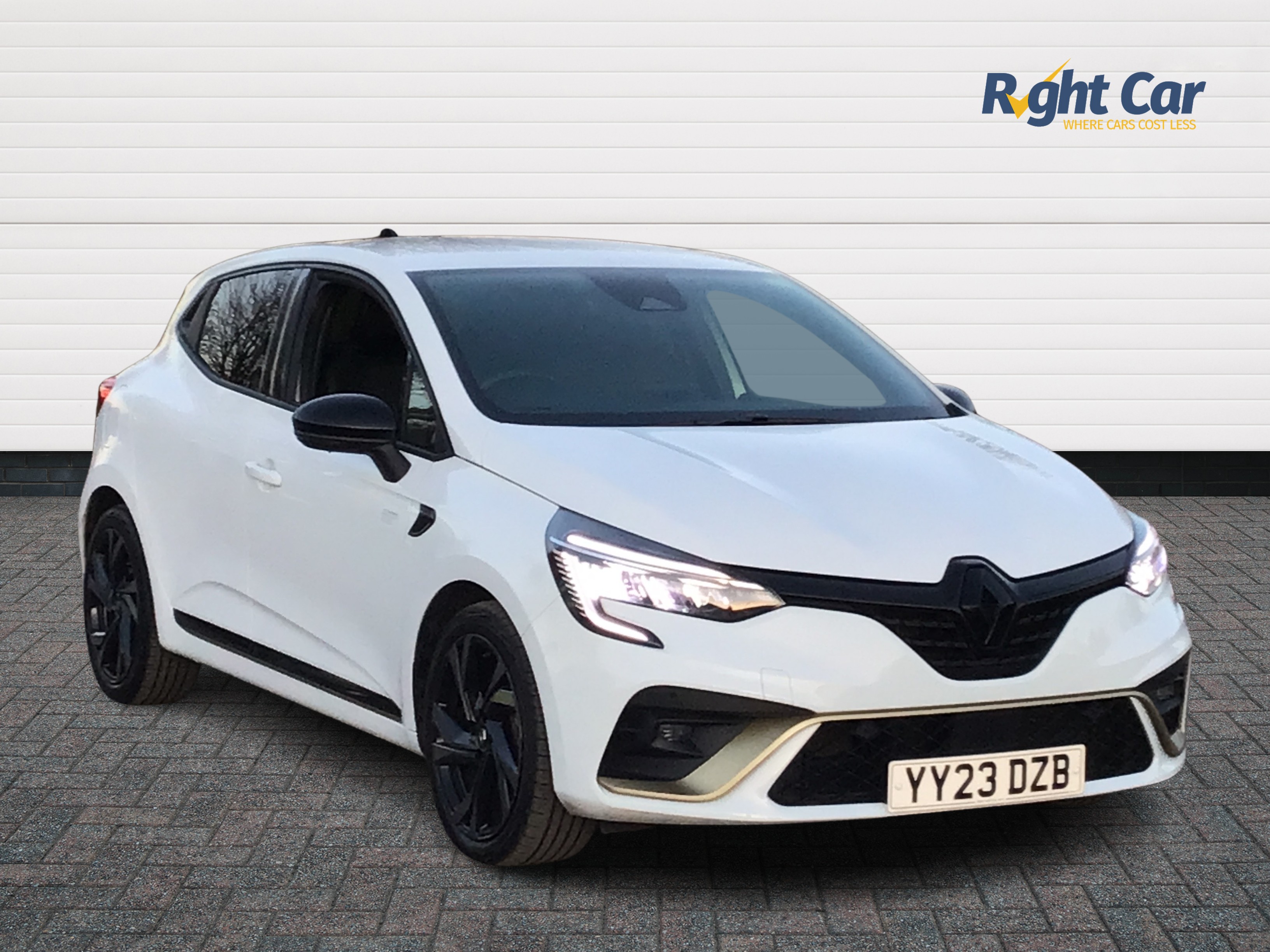 Main listing image - Renault Clio