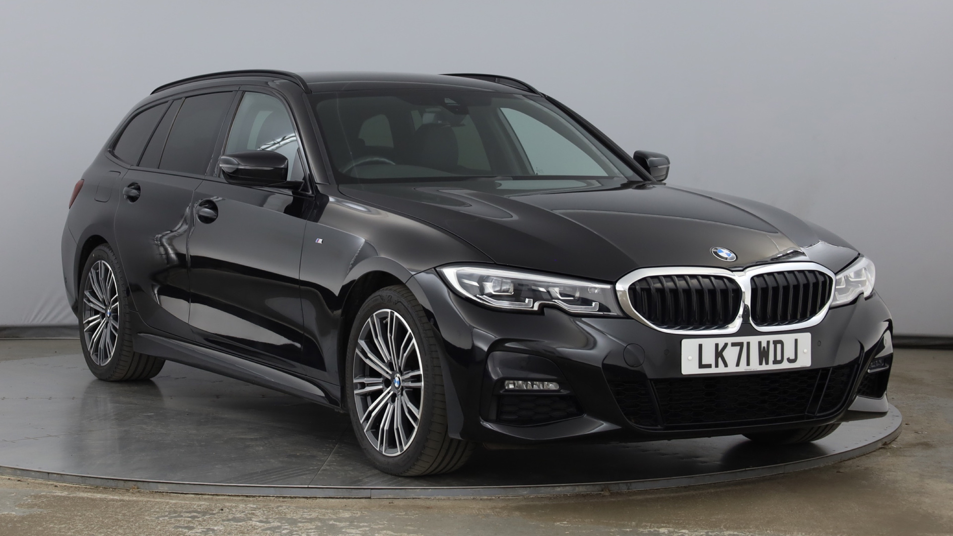 Main listing image - BMW 3 Series Touring