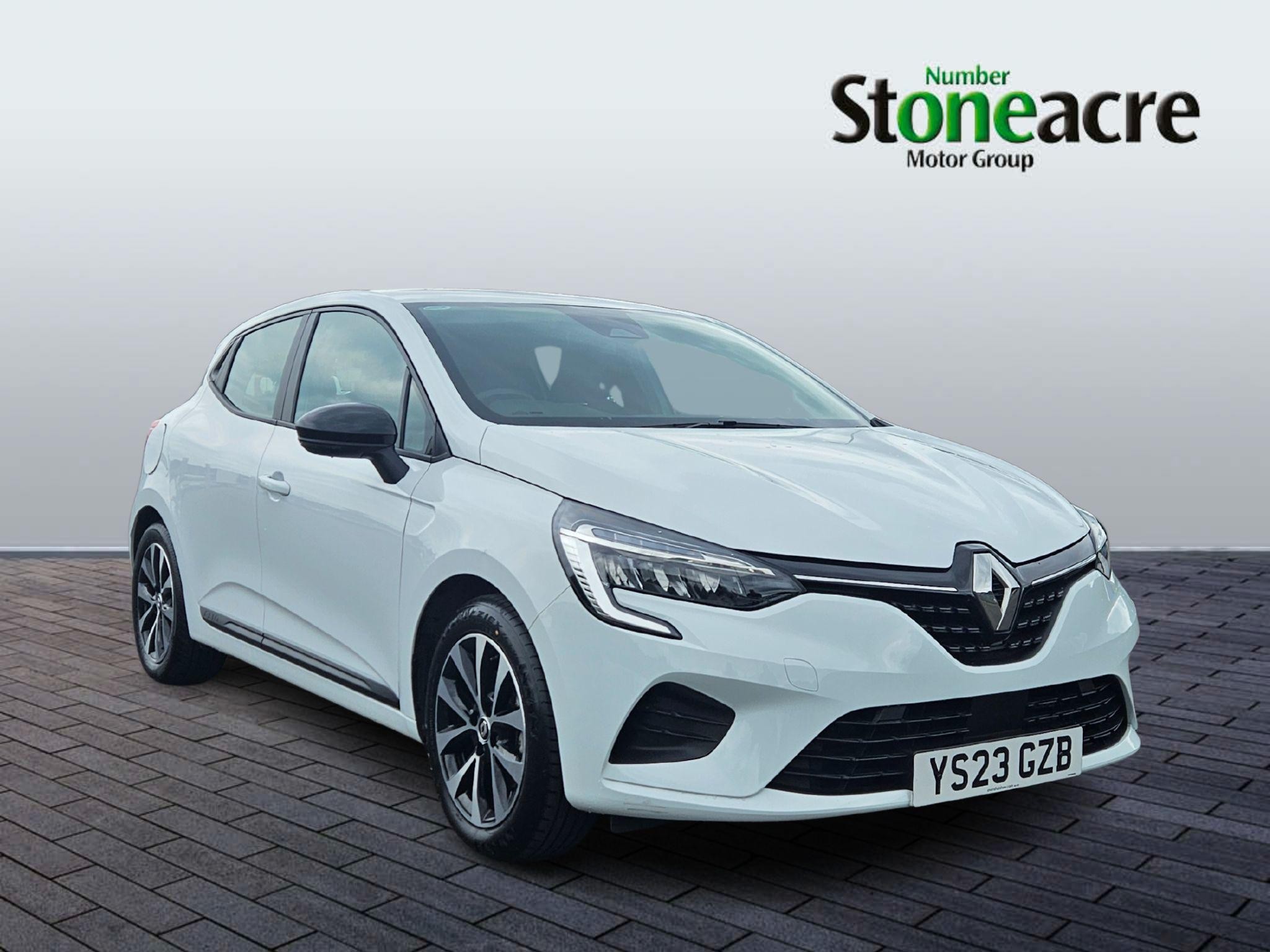 Main listing image - Renault Clio