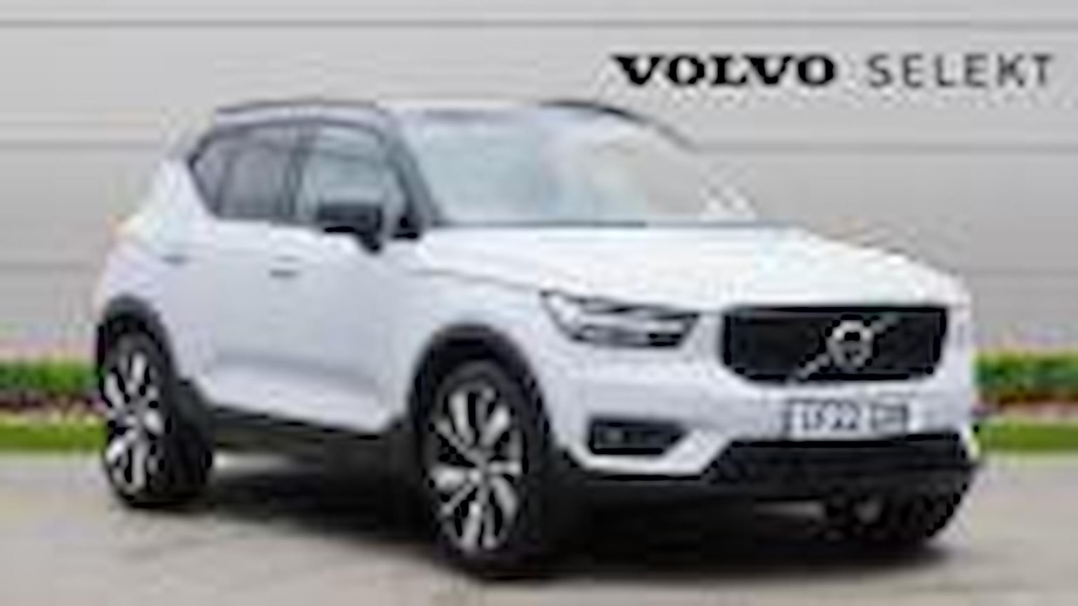 Main listing image - Volvo XC40 Recharge