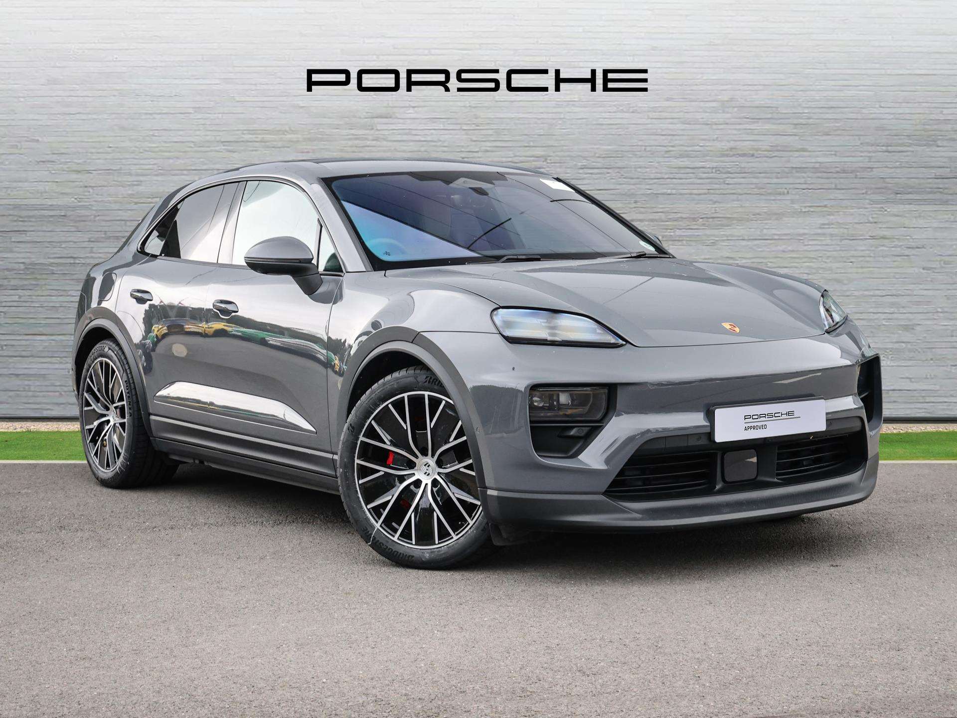 Main listing image - Porsche Macan
