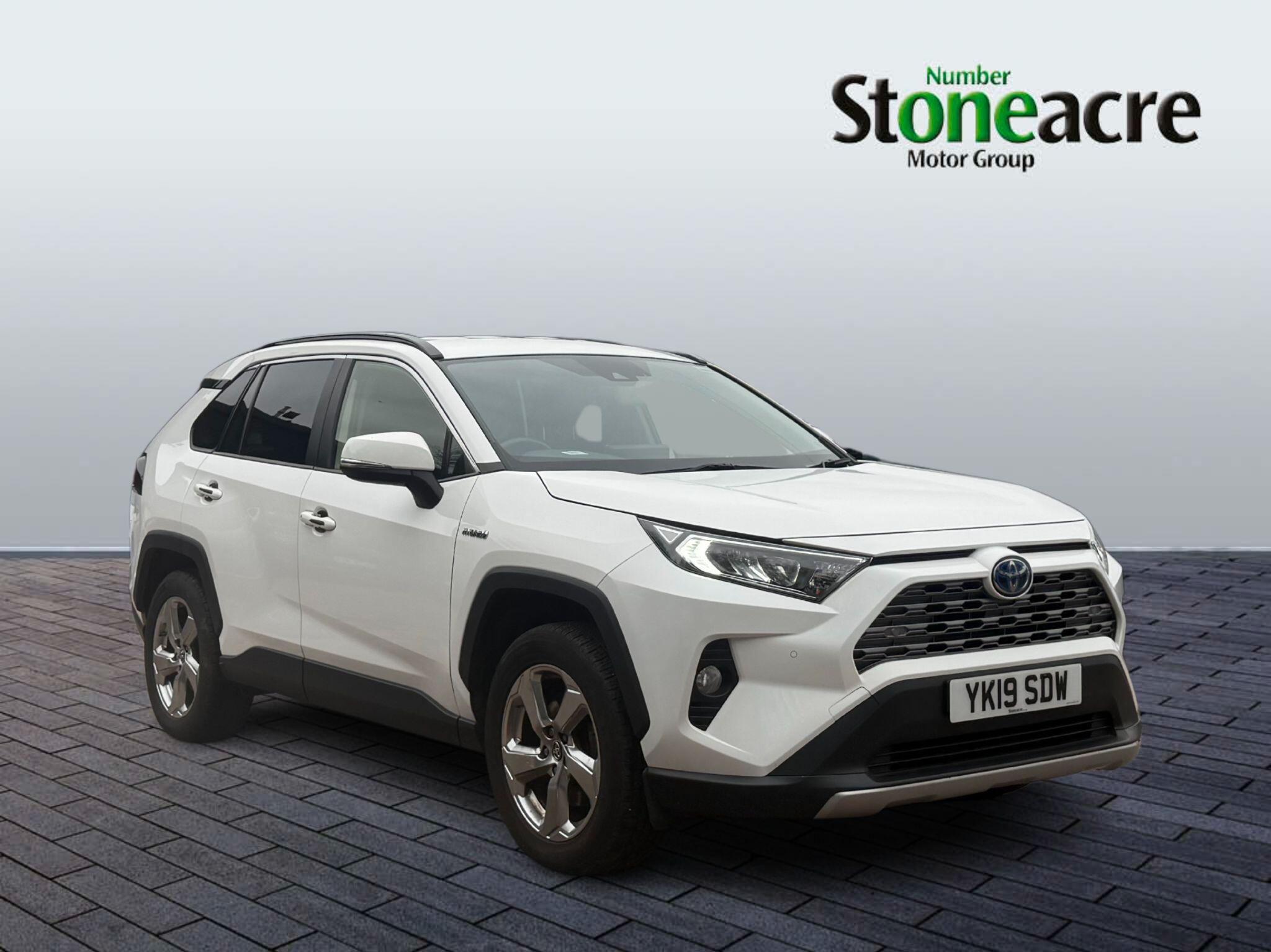 Main listing image - Toyota RAV4
