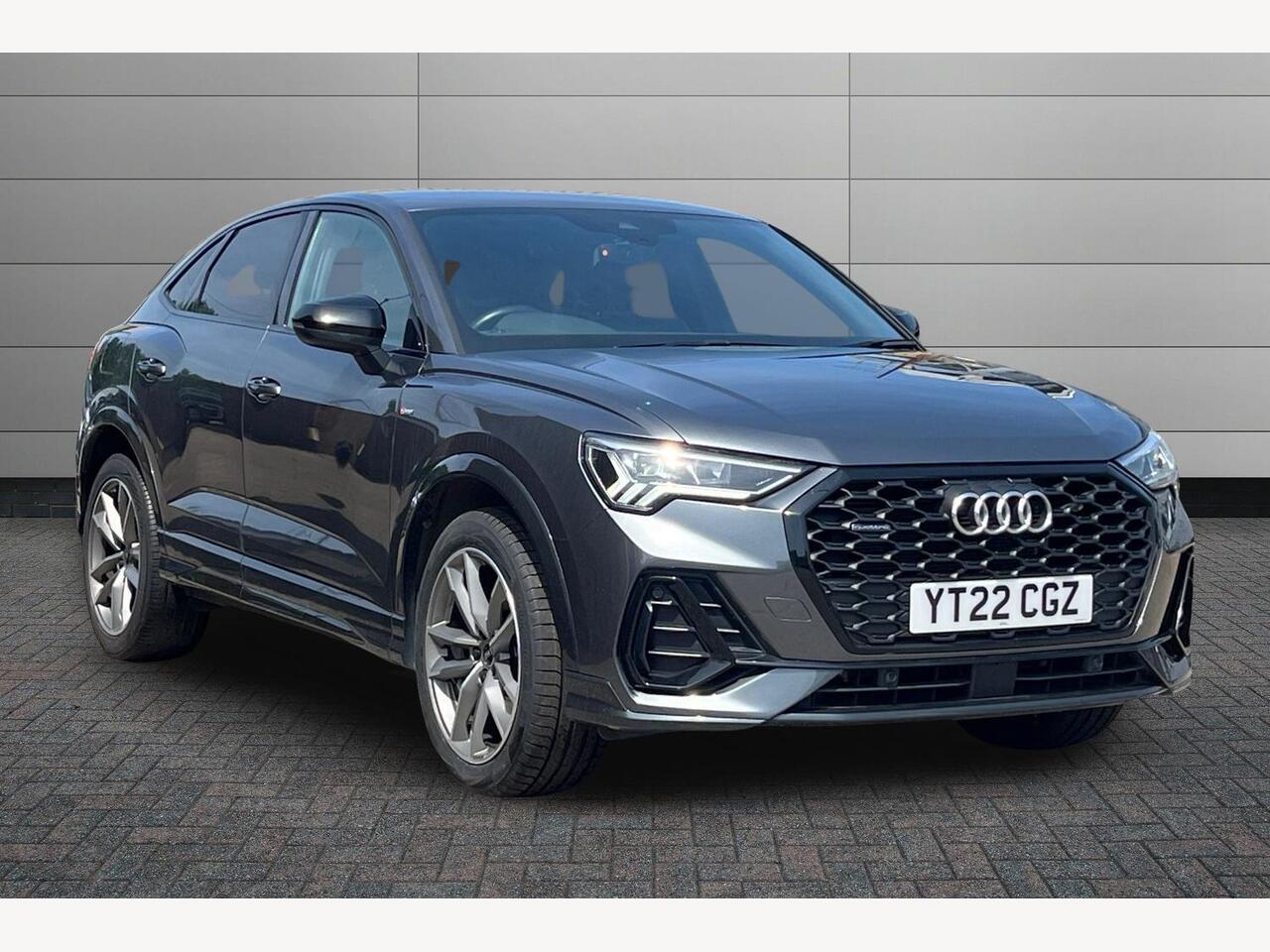 Main listing image - Audi Q3