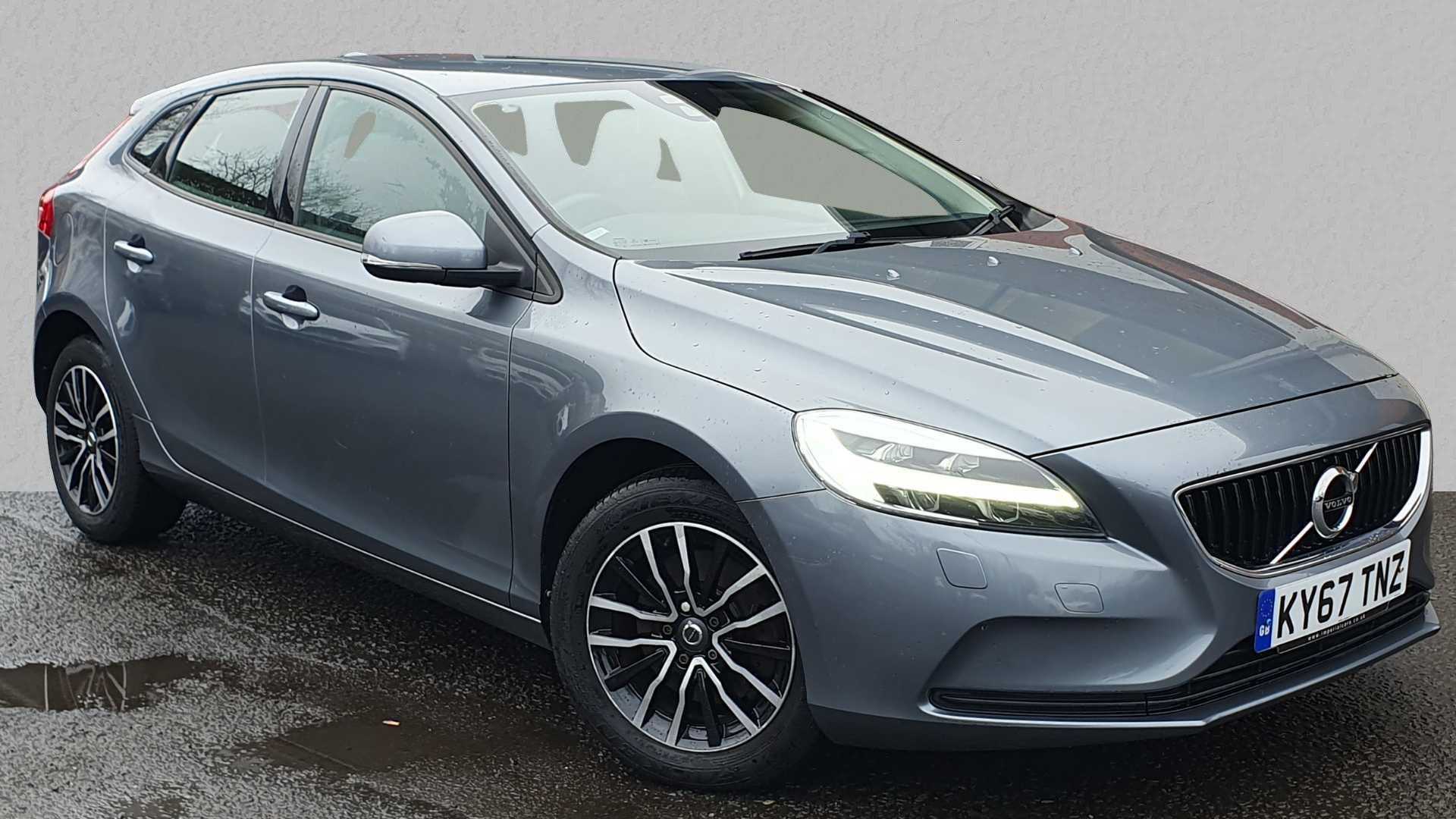 Main listing image - Volvo V40