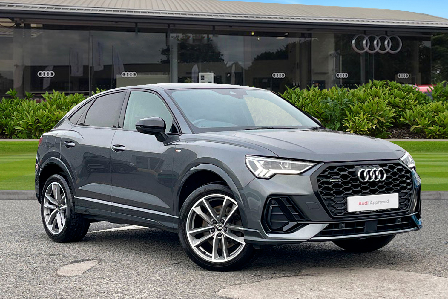 Main listing image - Audi Q3