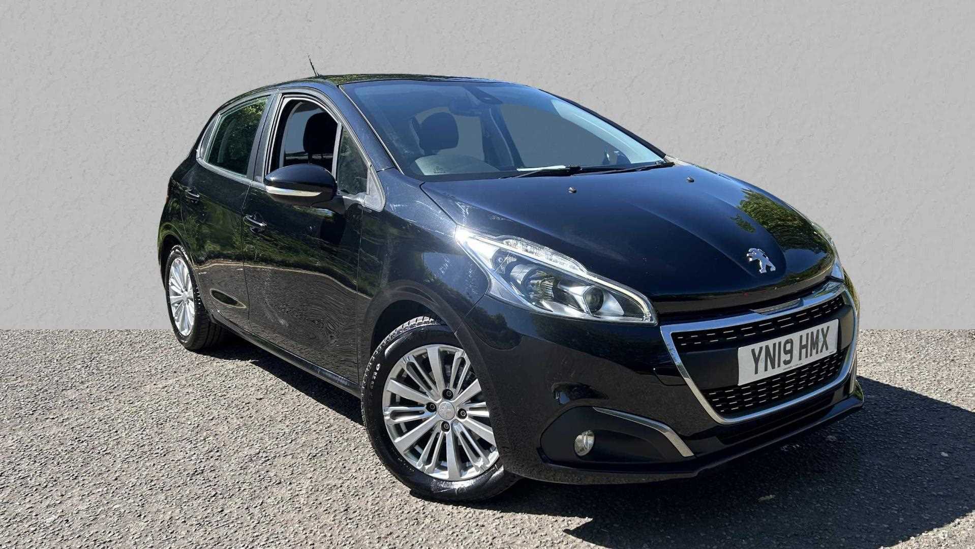 Main listing image - Peugeot 208